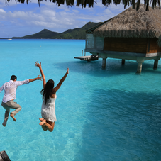 Jeune couple à Bora Bora