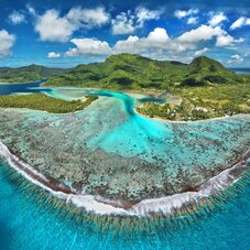 Île de Huahine vue du ciel