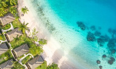 Le_mahana_aerial_view_Huahine