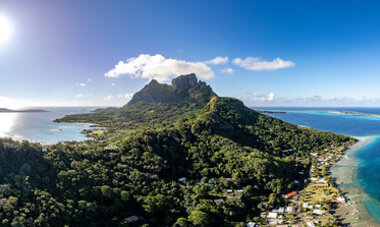 Montagne Bora Bora - © Stéphane Mailion Montagne Bora Bora - © Stéphane Mailion