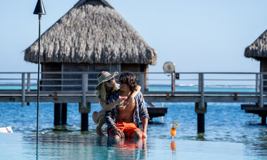 Manava - Pool man Manava - Pool man