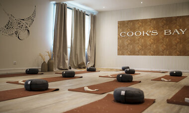 Yoga Cook’s Bay Hotel & Suites