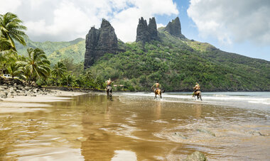 Chevaux sur la plage de Nuku Hiva
